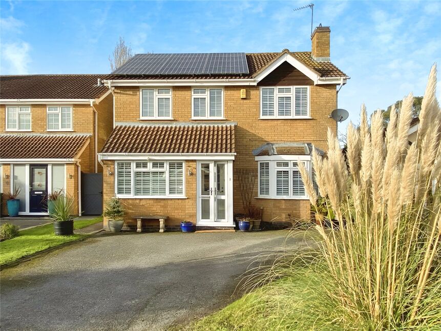 Main image of 4 bedroom Detached House for sale, Salcombe Close, Nuneaton, Warwickshire, CV11