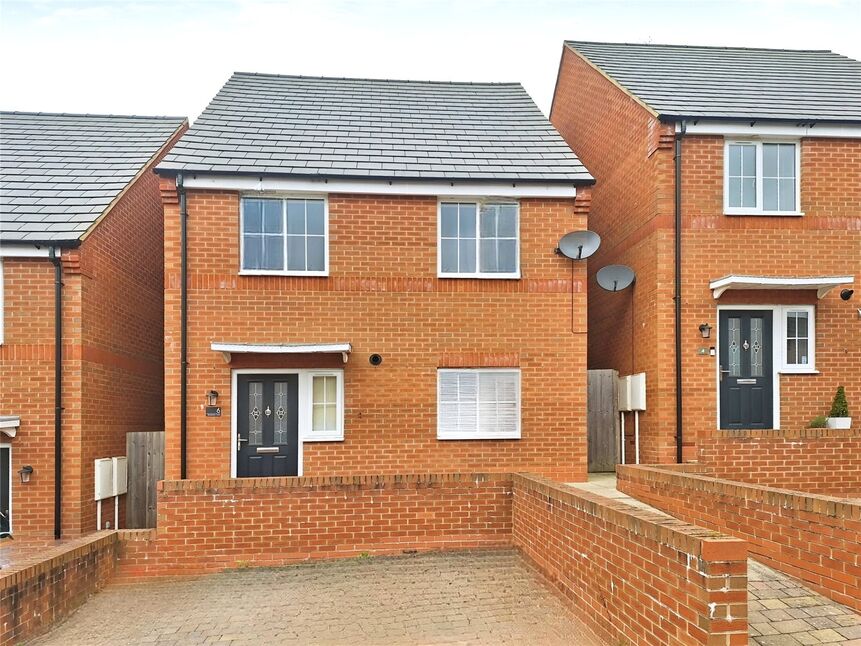 Main image of 3 bedroom Detached House for sale, Silverbirch Close, Hartshill, Warwickshire, CV10