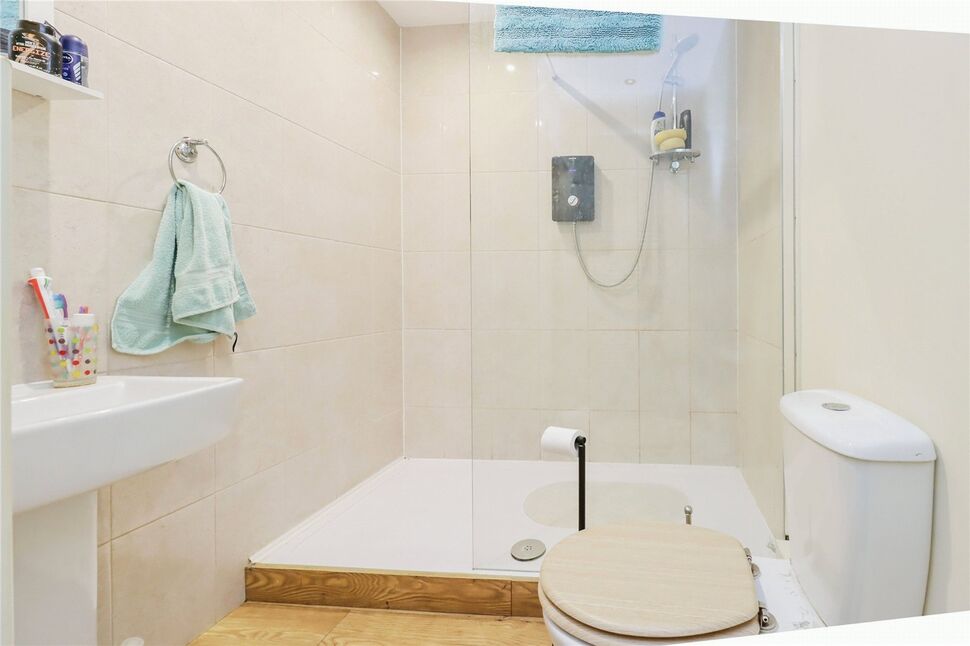 Annexe Shower Room