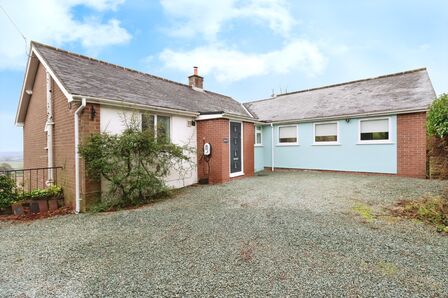 Llynclys, 3 bedroom Detached House for sale, £465,000