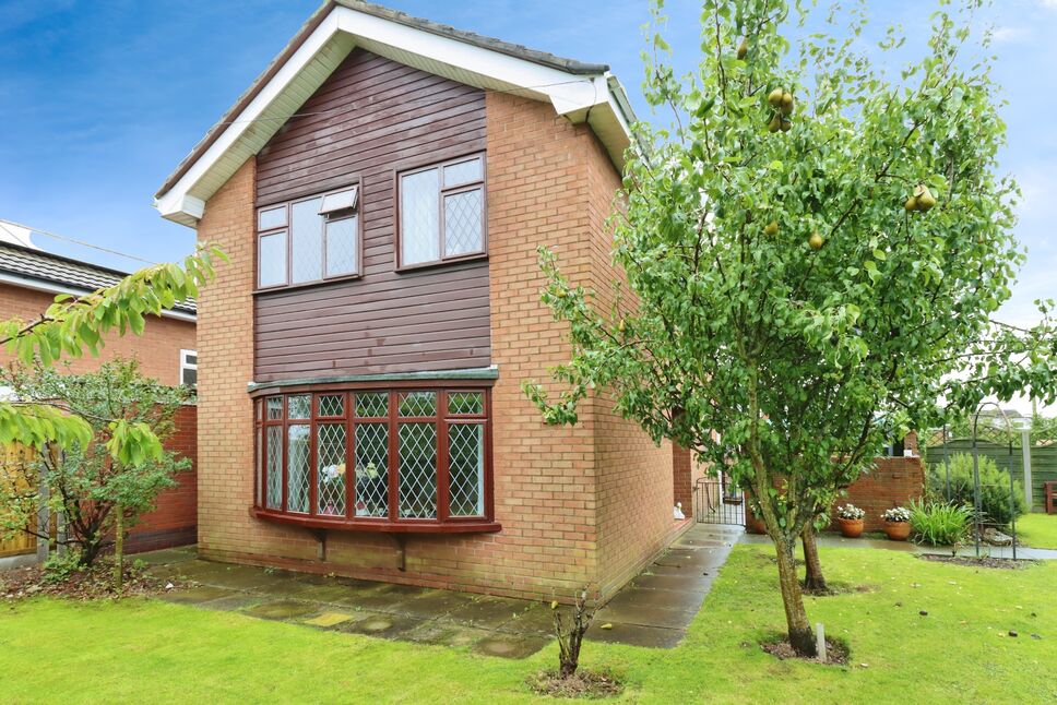 Main image of 4 bedroom Detached House for sale, Middleton Road, Oswestry, Shropshire, SY11