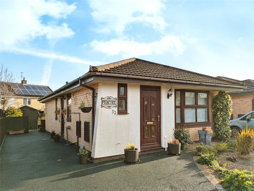 2 bedroom Detached Bungalow for sale