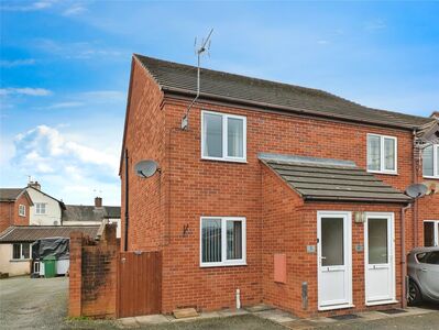 New Road, 2 bedroom Semi Detached House to rent, £800 pcm