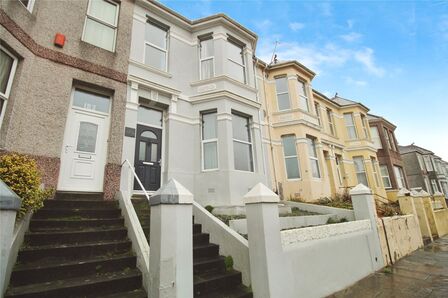 Beaumont Road, 4 bedroom Mid Terrace House for sale, £270,000