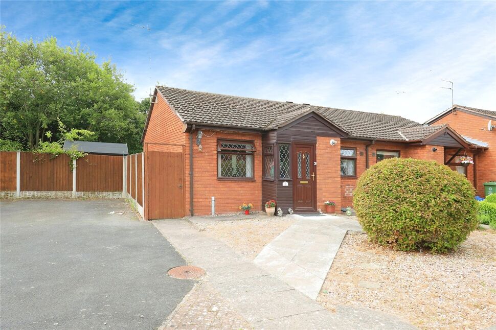 Main image of 2 bedroom End Terrace Bungalow for sale, Waveney Avenue, Perton, Staffordshire, WV6