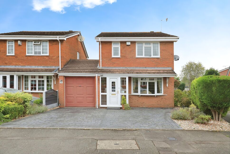 Main image of 3 bedroom Detached House for sale, Leasowe Drive, Perton, Staffordshire, WV6