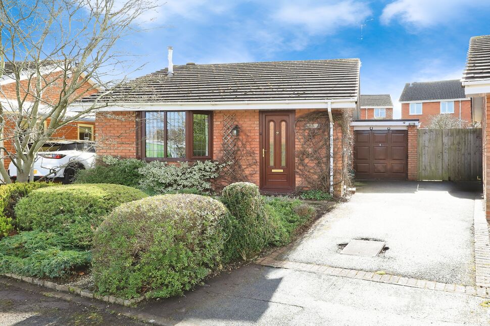 2 bedroom Detached Bungalow for sale