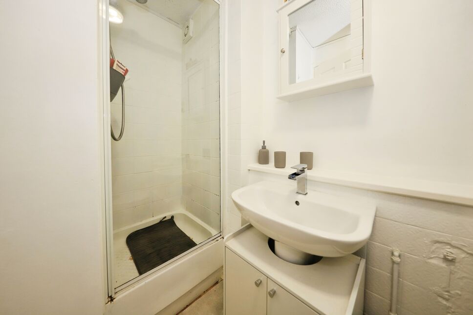 Shower Room WC