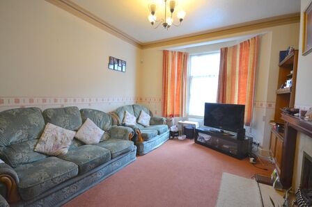 Garrick Road, 3 bedroom  House to rent, £1,300 pcm