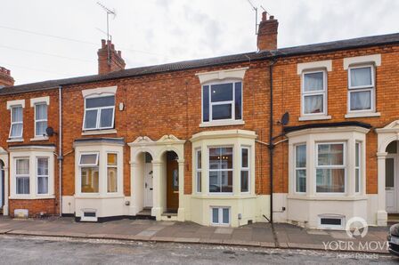Loyd Road, Abington, 4 bedroom Mid Terrace House to rent, £1,350 pcm