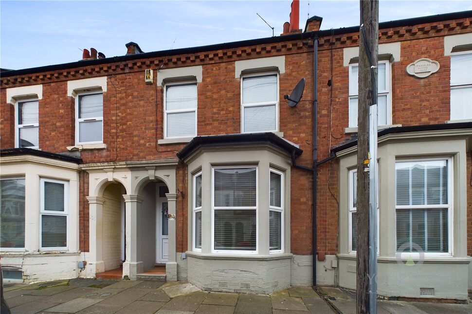 2 bedroom Mid Terrace House for sale