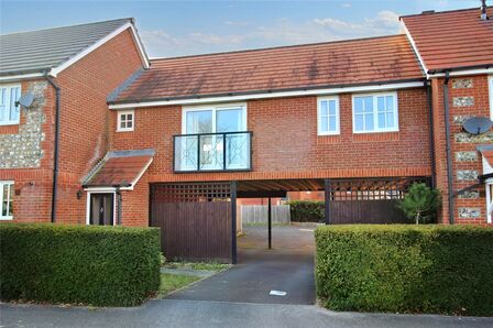 Bluebell Close, 2 bedroom  Flat to rent, £995 pcm