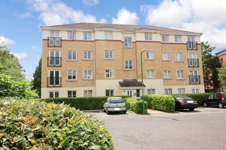 Bentall Place, 2 bedroom  Flat to rent, £995 pcm