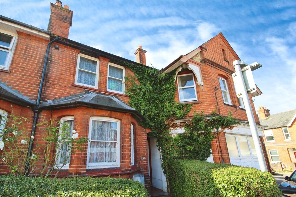 Main image of 3 bedroom Mid Terrace House for sale, Queens Road, Basingstoke, Hampshire, RG21