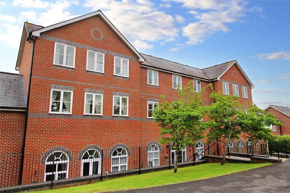 Main image of 2 bedroom  Flat for sale, Cardinal Mews, Vestry Close, Hampshire, SP10