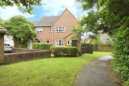 Lubeck Drive, 3 bedroom End Terrace House to rent, £1,600 pcm