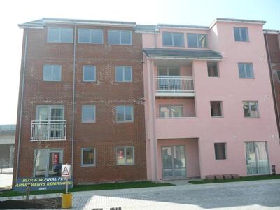 Drummond Grove, 2 bedroom  Flat to rent, £1,100 pcm