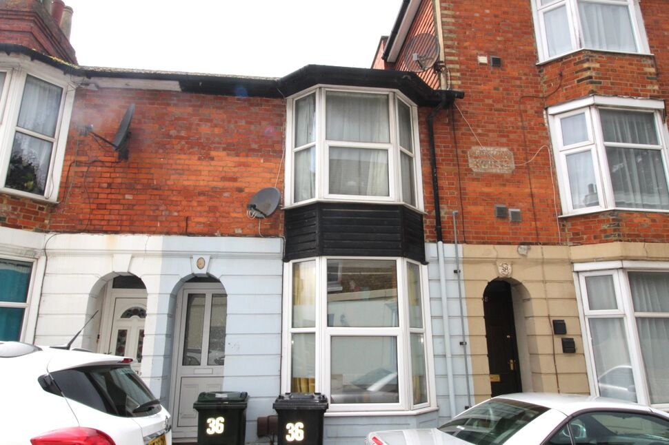 Main image of 2 bedroom  Flat to rent, Park Road North, Ashford, Kent, TN24