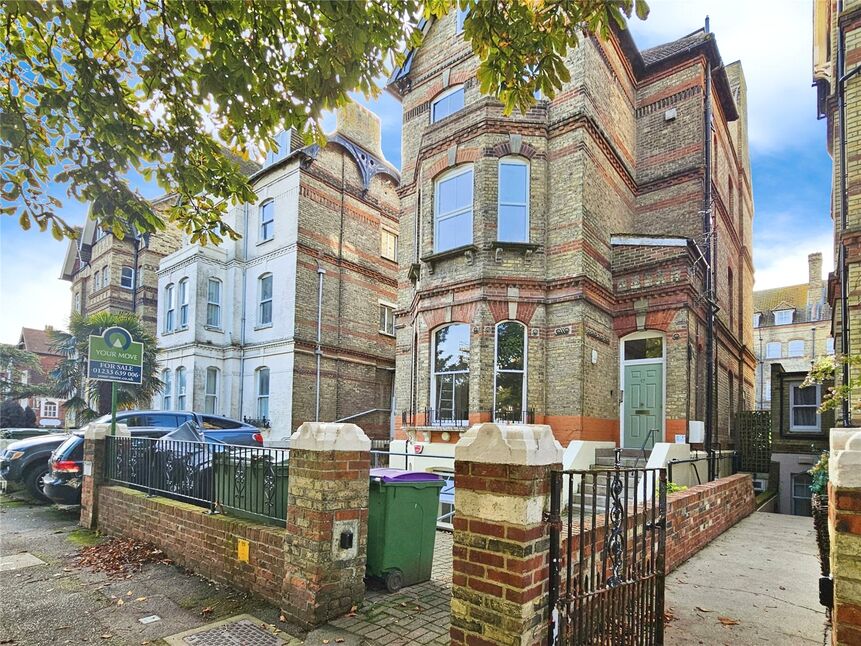 Main image of 2 bedroom  Flat for sale, 17 Earls Avenue, Folkestone, Kent, CT20