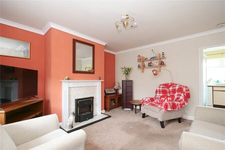 2 bedroom Mid Terrace House for sale