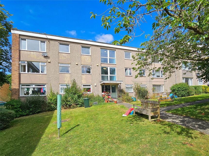 Main image of 2 bedroom  Flat for sale, Hoyle Court Avenue, Baildon, West Yorkshire, BD17