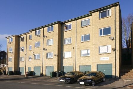 Southcliffe Drive, 2 bedroom  Flat for sale, £75,000