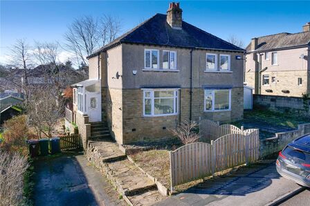 Springfield Road, 2 bedroom Semi Detached House for sale, £269,950