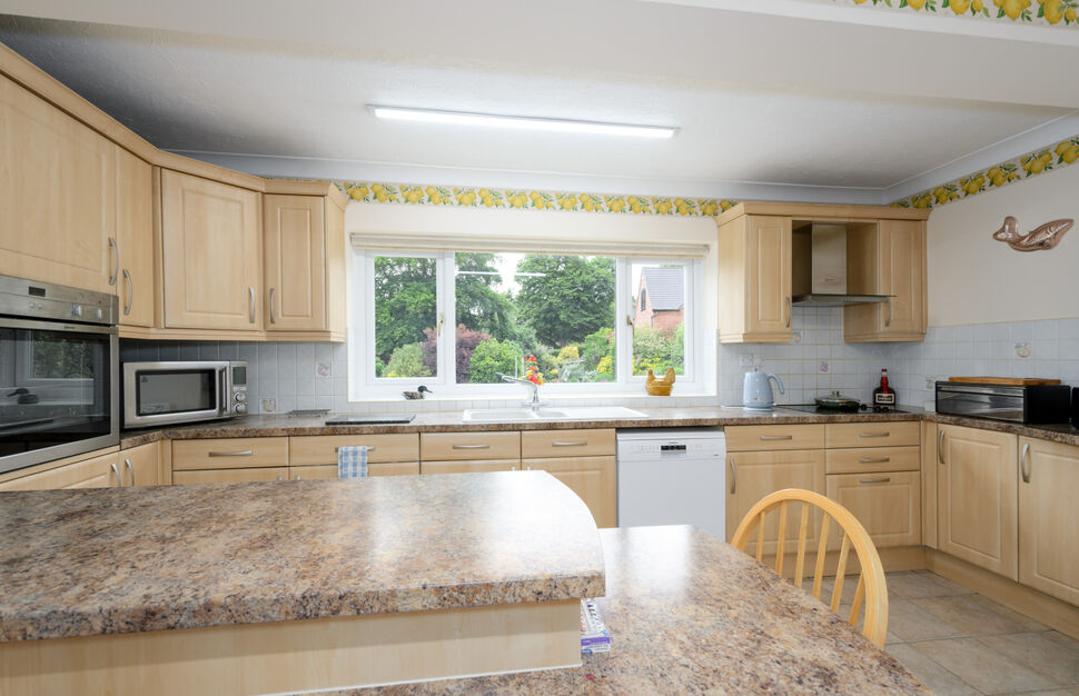 Kitchen / Breakfast Room