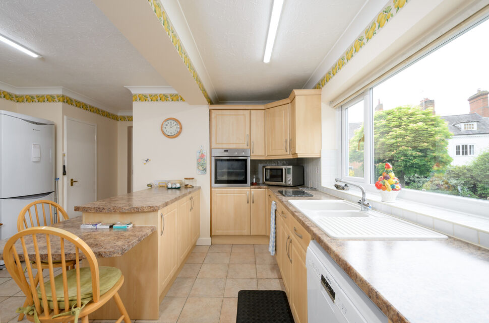 Kitchen / Breakfast Room