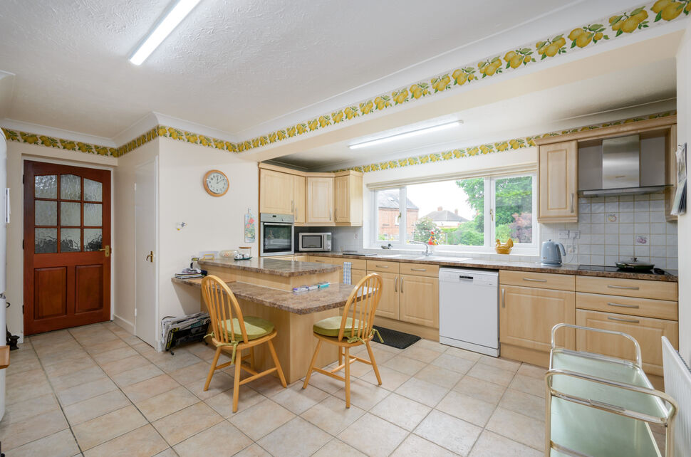 Kitchen / Breakfast Room