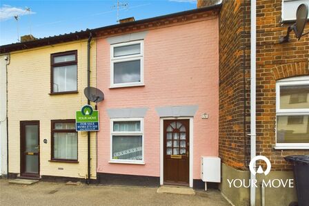 2 bedroom Mid Terrace House for sale