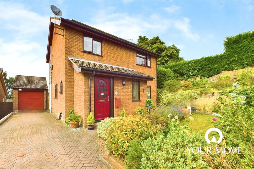 Main image of 4 bedroom Detached House for sale, Messenger Close, Bungay, Suffolk, NR35