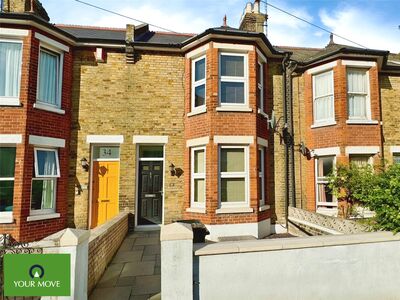 3 bedroom Mid Terrace House to rent