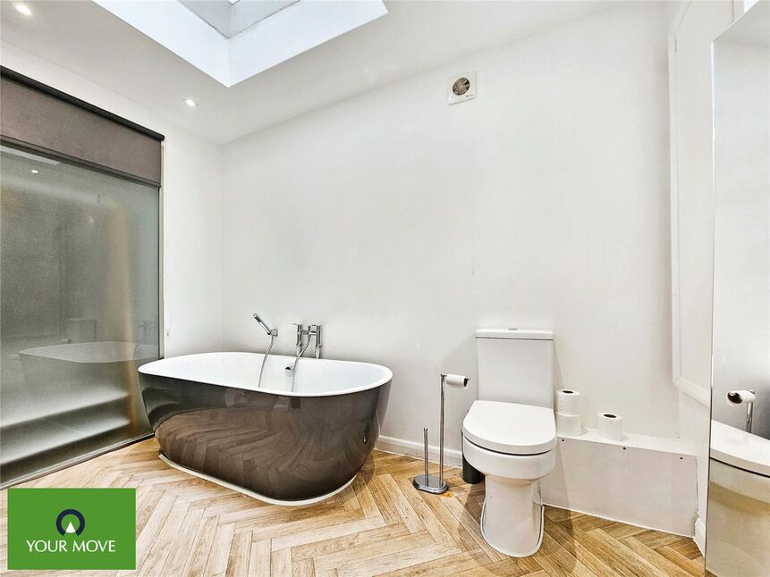 En-Suite Bathroom / WC