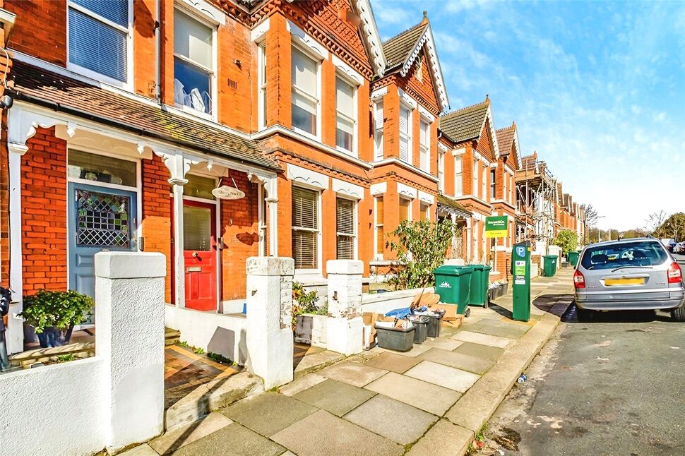 Main image of 1 bedroom  Flat for sale, Cissbury Road, Hove, East Sussex, BN3