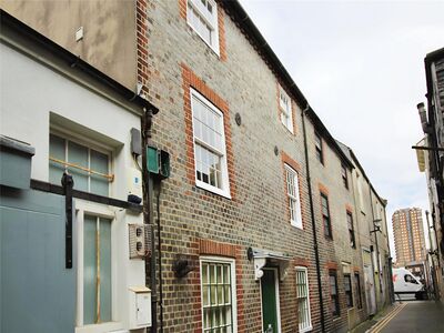 Orange Row, 3 bedroom Mid Terrace Property to rent, £2,000 pcm