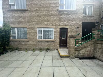 1 bedroom Mid Terrace Flat for sale