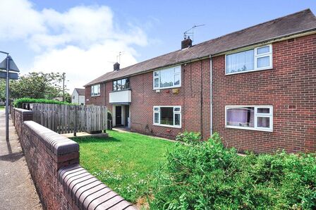 Rowden Road, 2 bedroom  Flat for sale, £40,000