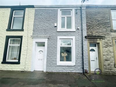 Lion Street, 2 bedroom Mid Terrace House to rent, £795 pcm