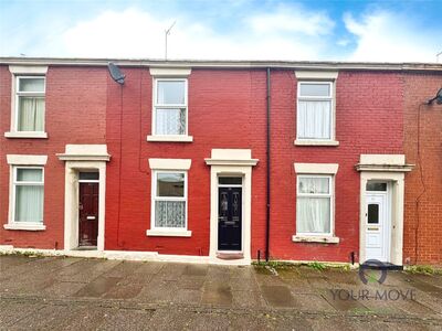 3 bedroom Mid Terrace House for sale