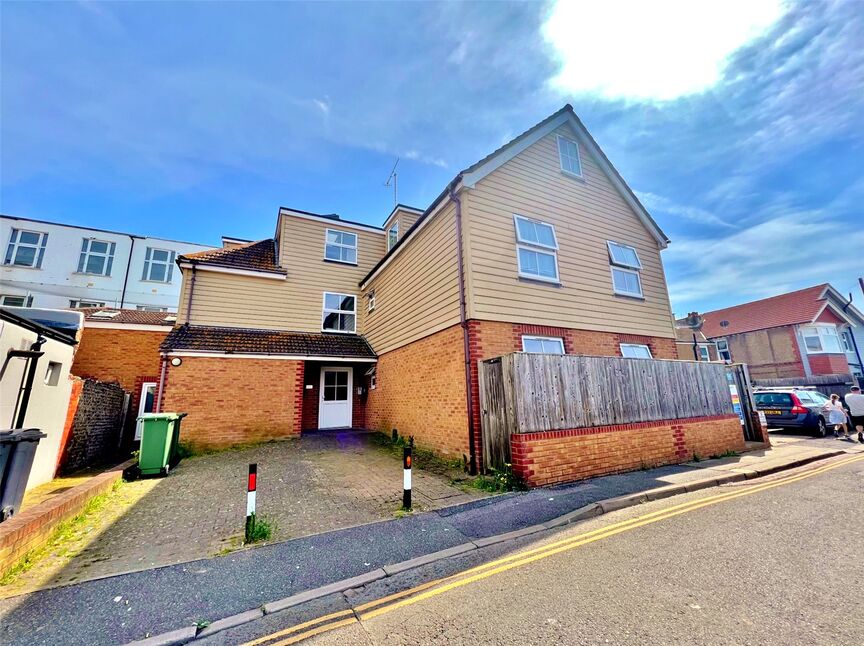 Main image of 1 bedroom  Flat to rent, Sussex Street, Bognor Regis, West Sussex, PO21