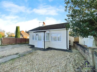 Hook Lane, 2 bedroom Detached Bungalow for sale, £300,000