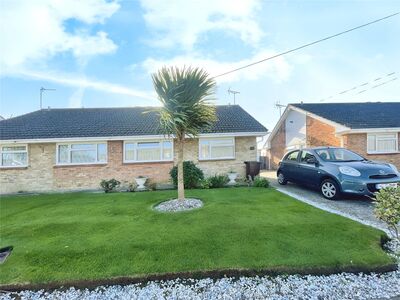 Stroud Green Drive, 2 bedroom Semi Detached Bungalow for sale, £315,000