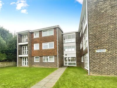 Oakwood Court, 2 bedroom  Flat for sale, £190,000