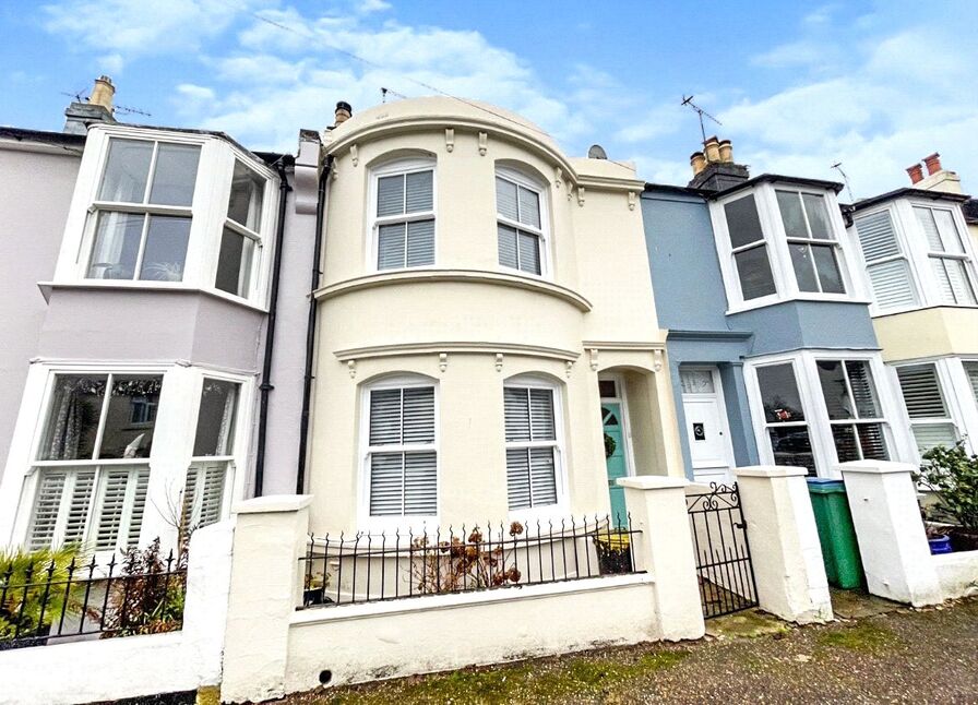 2 bedroom Mid Terrace House for sale