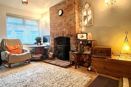 2 bedroom End Terrace House for sale