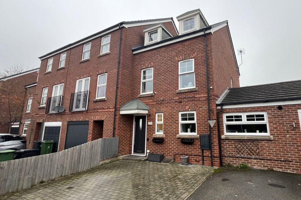 Main image of 3 bedroom End Terrace House for sale, Thornhill Avenue, Belper, Derbyshire, DE56