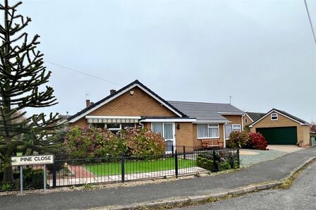 Pine Close, 3 bedroom Detached Bungalow for sale, £425,000