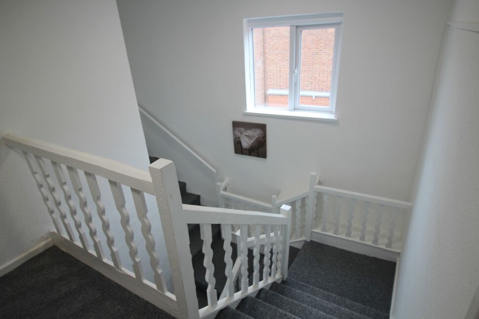 Main image of  Flat to rent, High Street, Bromsgrove, Worcestershire, B61