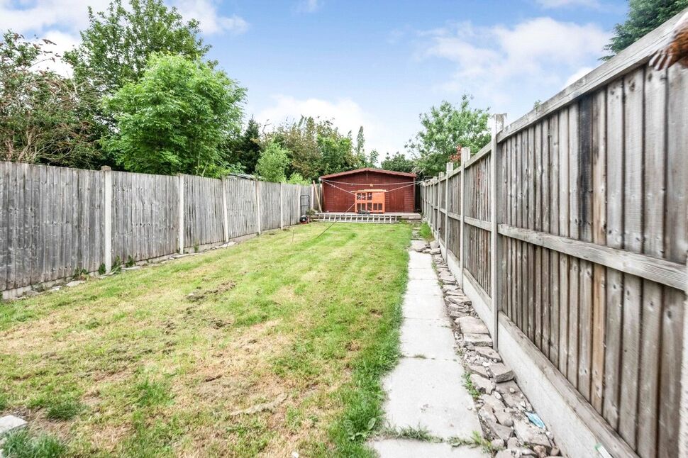 Main image of 4 bedroom End Terrace House for sale, Cobnall Road, Catshill, Worcestershire, B61